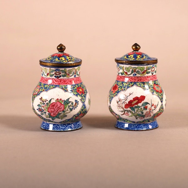 A pair of early Chinese Qianlong Canton enamel pomode pots and covers - image 2