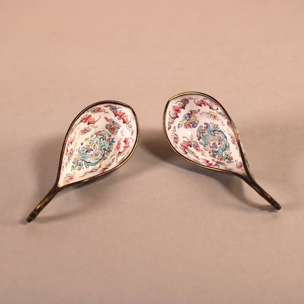 A pair of rare early Chinese Qianlong Canton enamel ladles/spoons - image 1