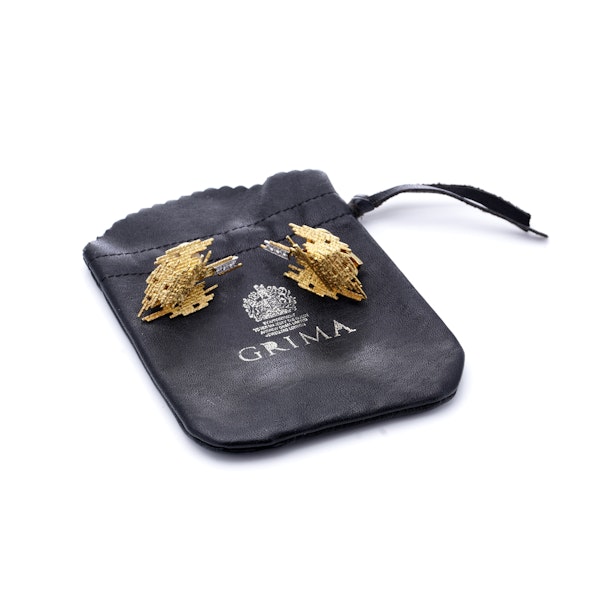 Andrew Grima 18kt gold textured pair of clip on earrings - image 2