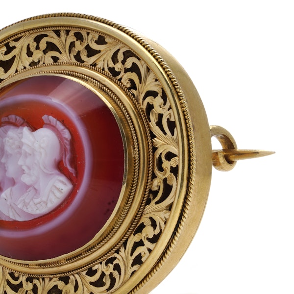 19th century gold and carved banded agate cameo brooch - image 5