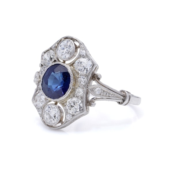 Art Deco Platinum sapphire and diamond cluster ring - image 3