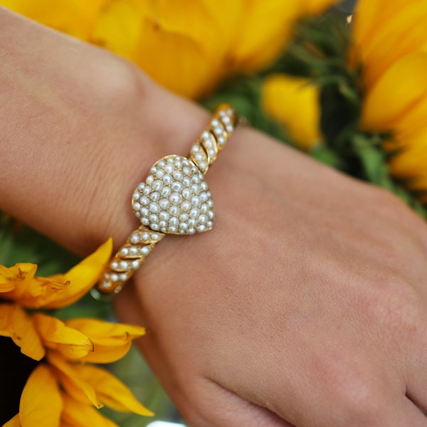 Victorian Natural Pearl and Gold Heart Bangle, Circa 1880 - image 2