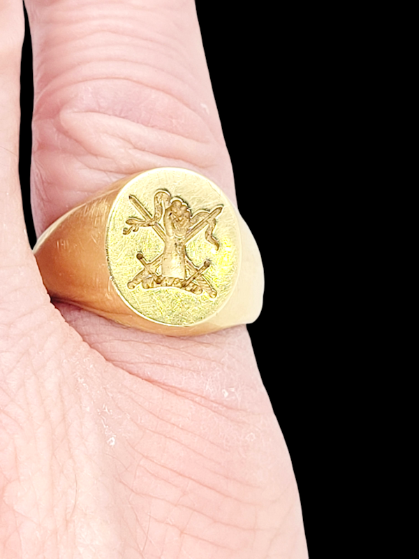 Heavy 18ct gold signet ring SKU: 7711 DBGEMS - image 1