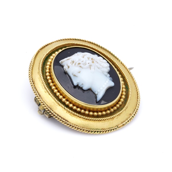 Antique 21kt. gold onyx cameo brooch - image 3