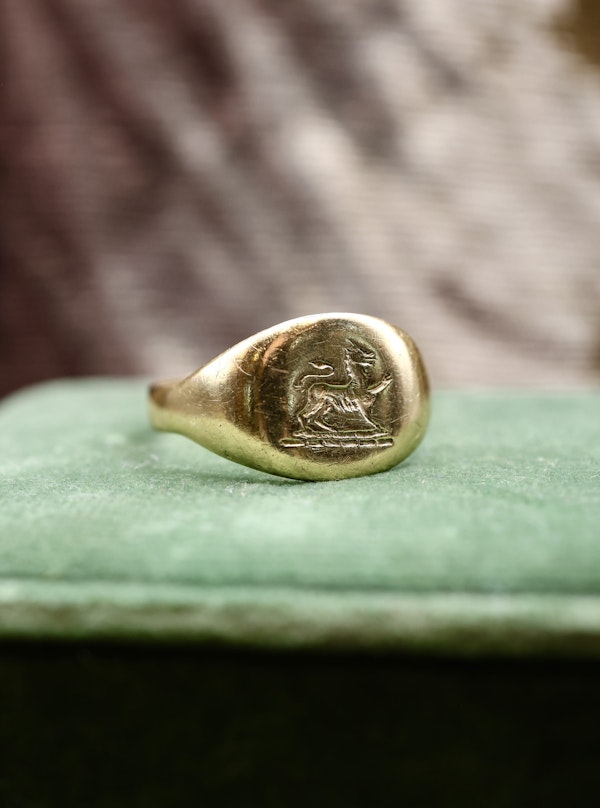 18ct Yellow Gold Mens Signet Ring Circa 1900 - image 2