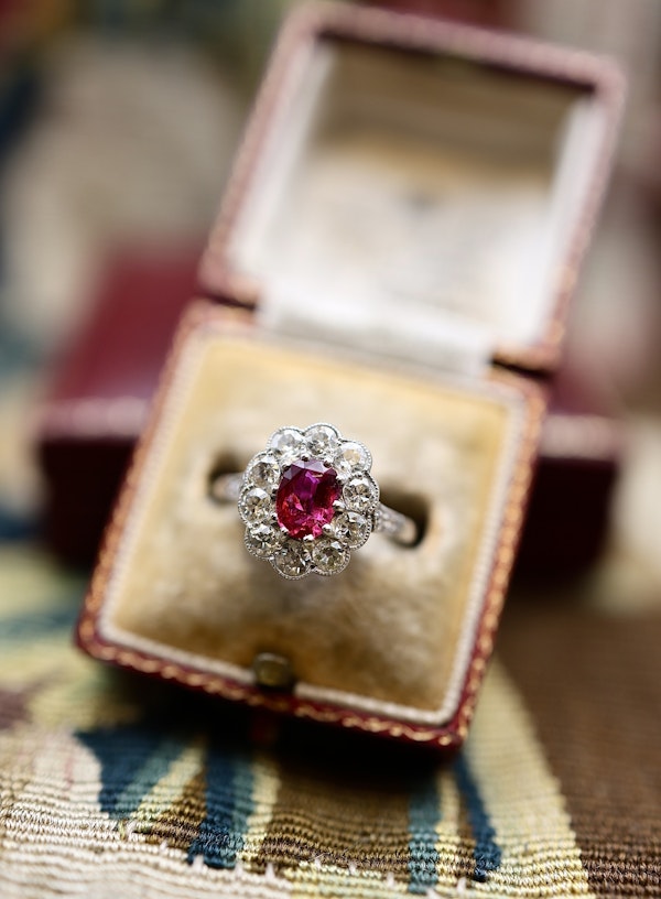 A very fine Siam Ruby & Diamond Cluster Engagement Ring mounted in Platinum, English, Circa 1930 - image 8