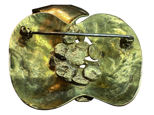 A fine 1970's Brooch - image 3