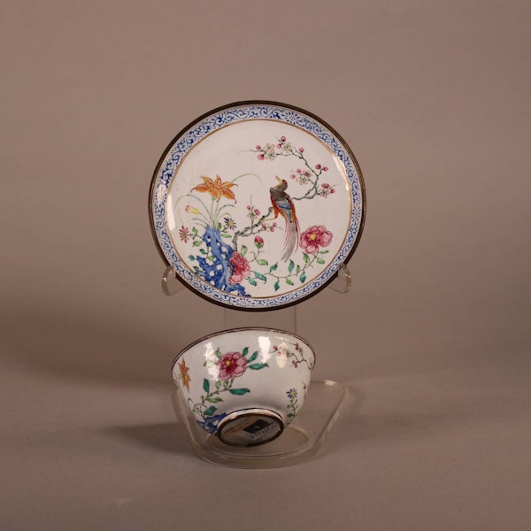 A Chinese Canton enamel tea bowl and saucer, Qianlong (1736-95) - image 1