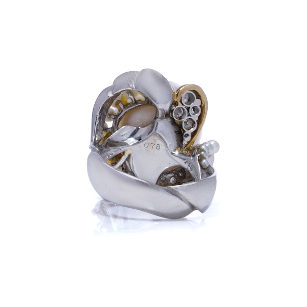 Platinum and gold South Sea cultured pearl cocktail ring - image 4