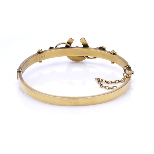 Victorian 15kt gold bangle with a shoehorn - image 4