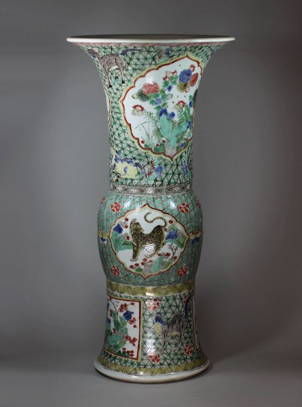 Chinese famille verte gu beaker vase, Kangxi (1662-1722) - image 1