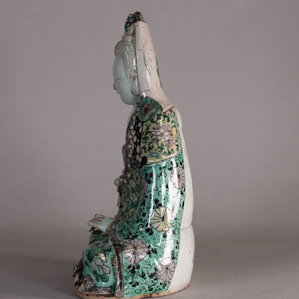 Chinese famille verte figure of Guanyin, Kangxi (1662-1722) - image 4