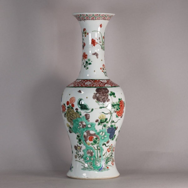 A Chinese yen-yen vase with elongated neck, Kangxi (1662-1722) - image 1