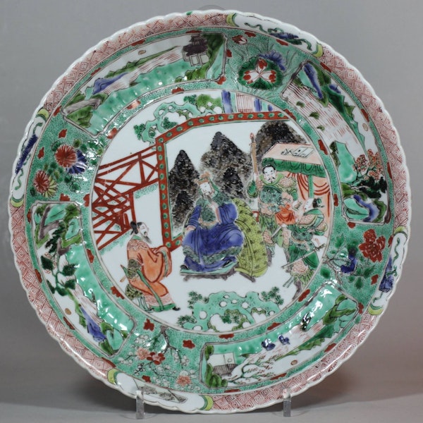 Chinese famille verte moulded dish, Kangxi (1662-1722) - image 1