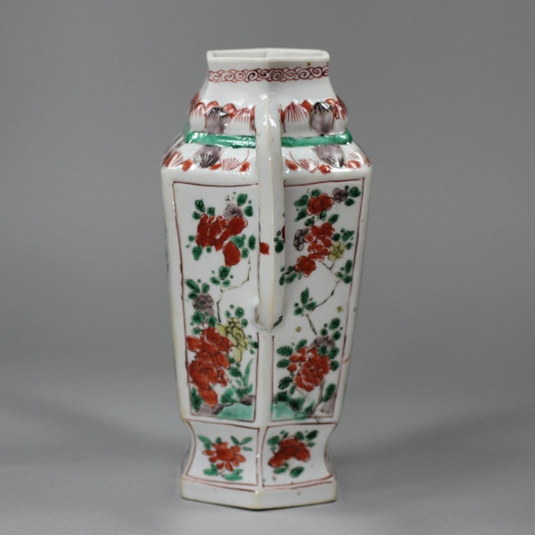 Chinese famille verte hexagonal ewer, Kangxi (1662-1722) - image 3