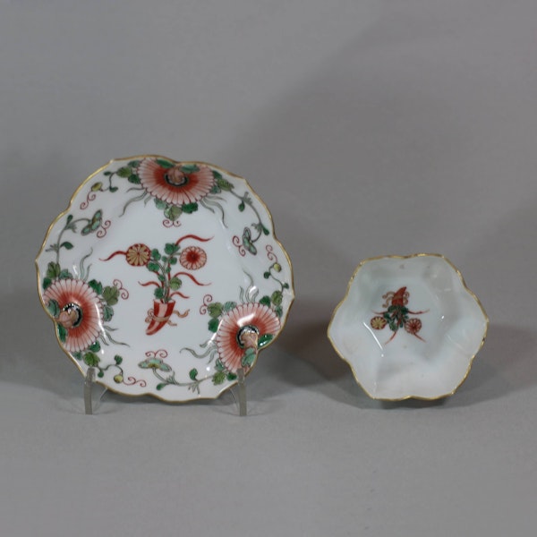 Six Chinese famille verte teabowls and saucers, Yongzheng (1723-35) - image 4