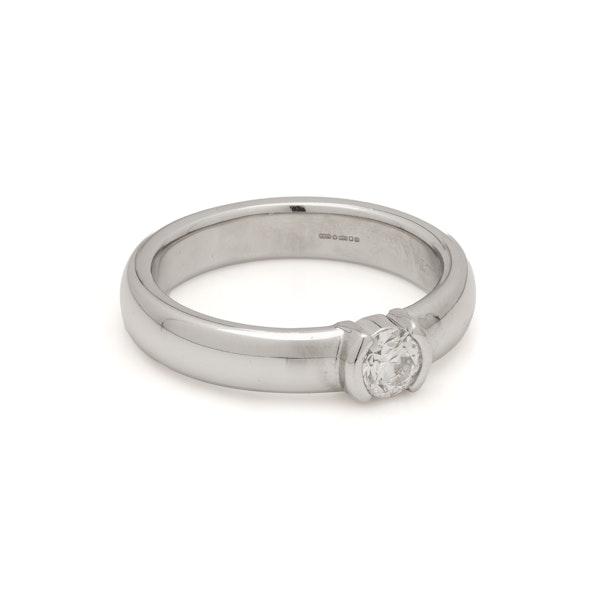 Tiffany & Co.  Etoile Platinum 0.30 cts. diamond solitaire ring - image 4