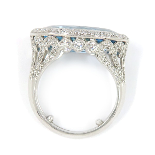 Modern Navette Aquamarine, Diamond and Platinum Ring, 4.69 Carats - image 4