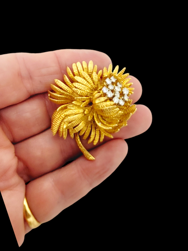 Stylish French 1960's 18ct gold and diamond flower SKU: 7756 DBGEMS - image 4