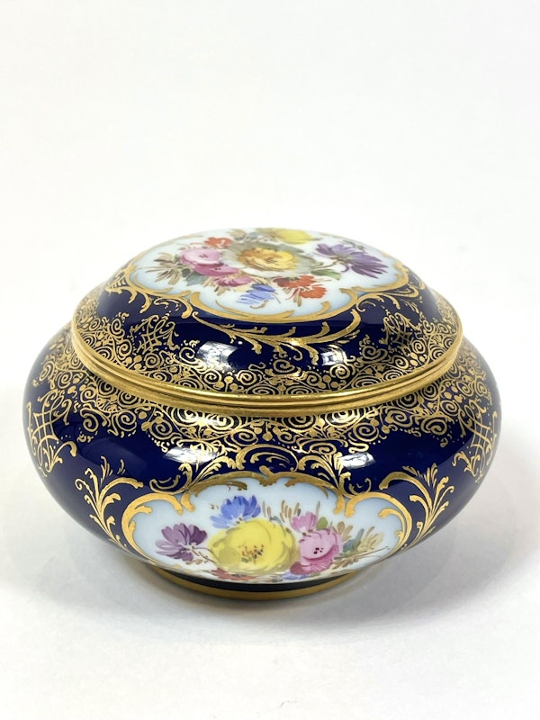 19th century Meissen trinket box - image 3