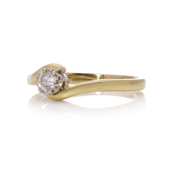 Vintage 18kt Yellow Gold Diamond Solitaire Ring (Circa 1970s) - image 4