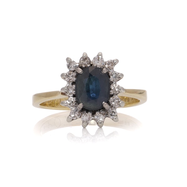 Vintage 18kt Gold Blue Sapphire and Diamond Cluster Ring - image 2