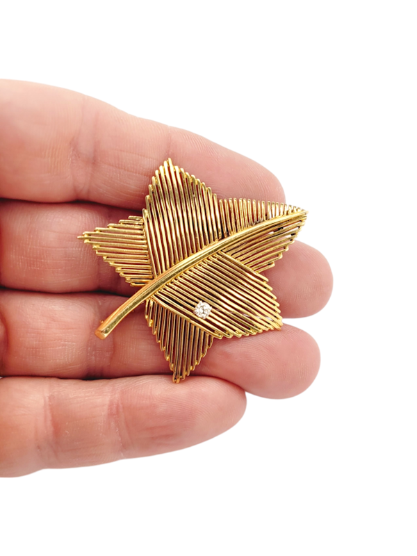 Vintage French 18ct gold leaf brooch SKU: 7786 DBGEMS - image 2