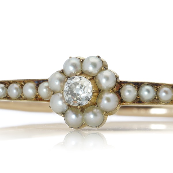 Victorian 15kt gold pearl and diamond bangle - image 5