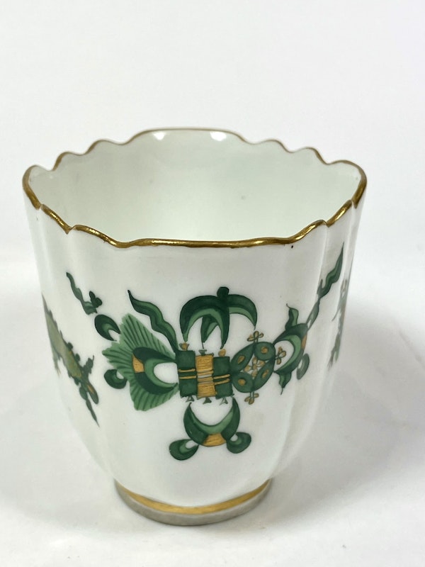 Pair of Meissen cups and saucers - image 3