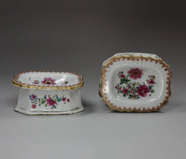 Pair of Chinese famille rose salts, Qianlong (1736-1795) - image 1