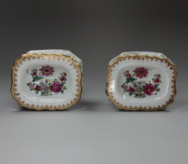 Pair of Chinese famille rose salts, Qianlong (1736-1795) - image 3