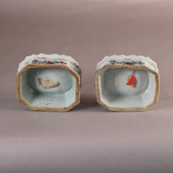 Pair of Chinese famille rose salts, Qianlong (1736-1795) - image 4