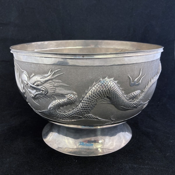 Antique Chinese silver bowl with Dragons - image 3