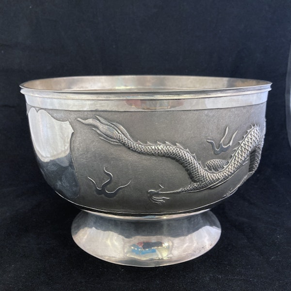 Antique Chinese silver bowl with Dragons - image 6