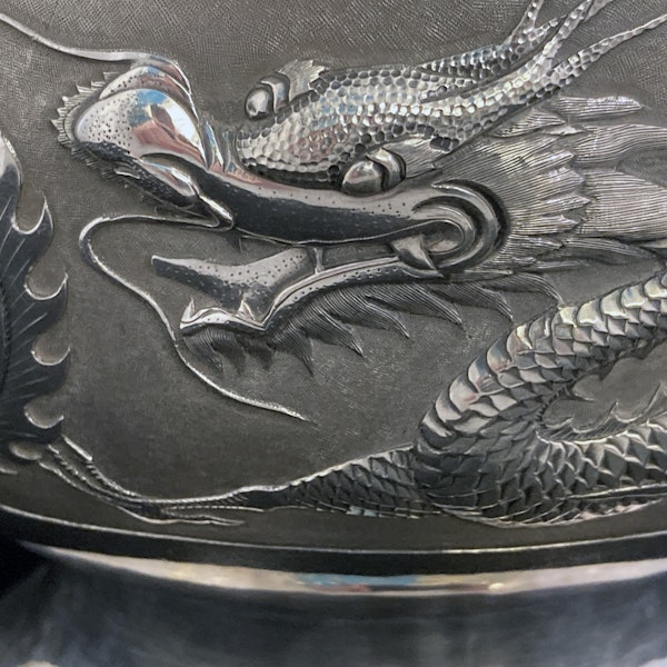 Antique Chinese silver bowl with Dragons - image 13