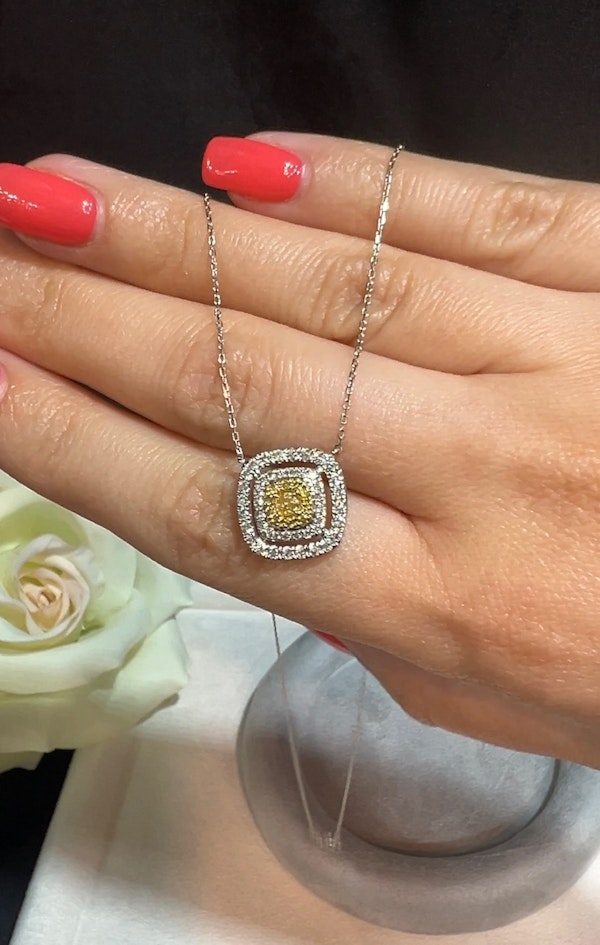 Yellow diamond pendant - image 2