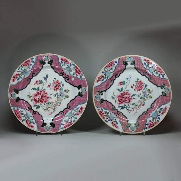 Pair of Chinese famille rose chargers, Qianlong (1736-95) - image 1