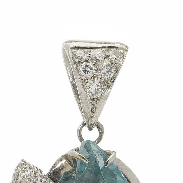 Platinum 14.39 carats half drop shaped Aquamarine pendant - image 6