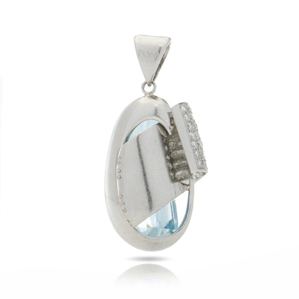 Platinum 14.39 carats half drop shaped Aquamarine pendant - image 2