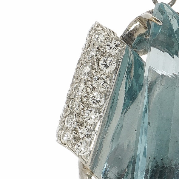 Platinum 14.39 carats half drop shaped Aquamarine pendant - image 5