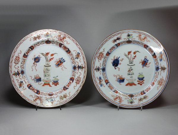 Pair of Chinese famille rose plates, Qianlong (1736-95) - image 1