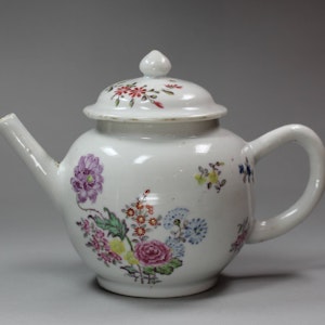 Chinese famille rose teapot decorated in London, Qianlong (1736-95)