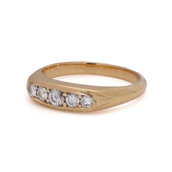 Vintage 22kt. gold five - stone diamond band ring - image 5