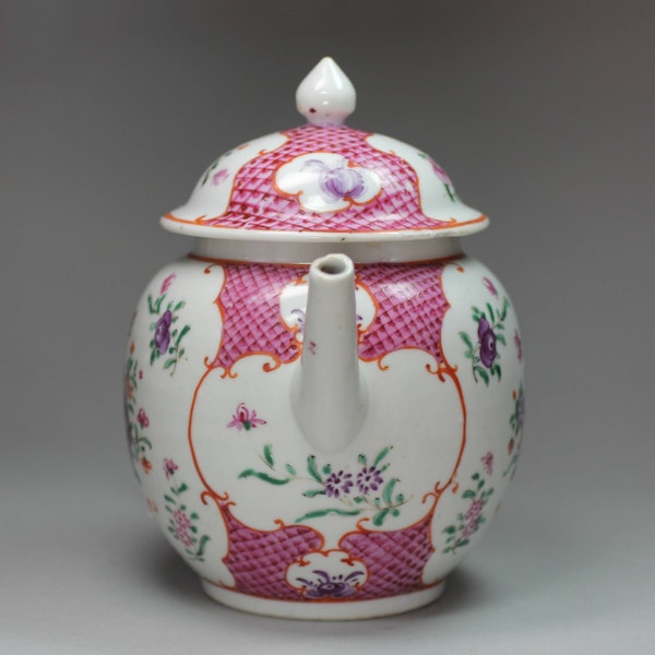 Chinese famille rose teapot, Qianlong (1736-95) - image 3