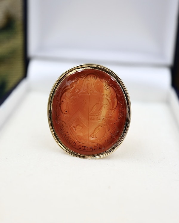 A Very Elegant 15 Carat Yellow Gold (tested) Carnelian "Intaglio" Seal. English Circa 1860 - image 1