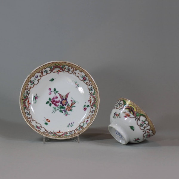 Chinese famille rose teabowl and saucer, Qianlong (1736-95) - image 3