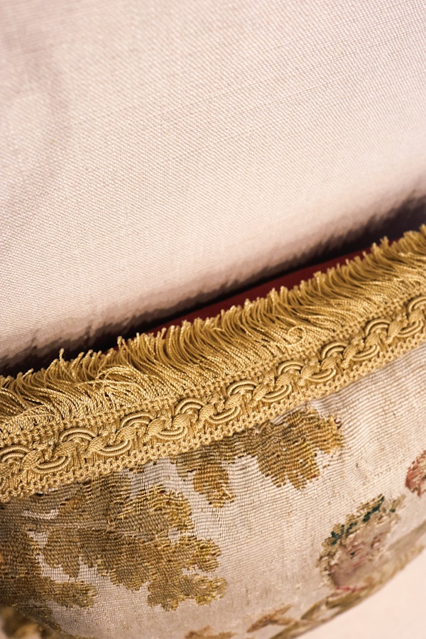 A very fine panel of Aubusson Tapestry of fine Hand Woven Silk and Wool - image 4