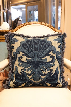 Downstairs at Grays: A fine panel of mid 18th Century Hand-Woven Wool Tapestry, Italian. Circa 1740, with later trim.