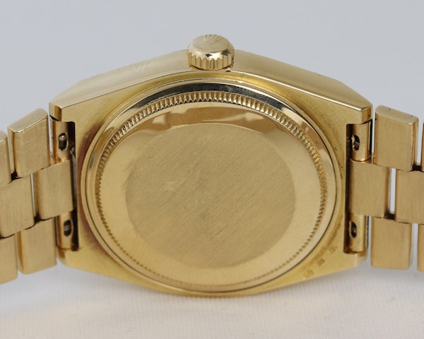 Rolex | Day-Date | Oyster Quartz | 18K Yellow gold | Ref 19018 - image 7