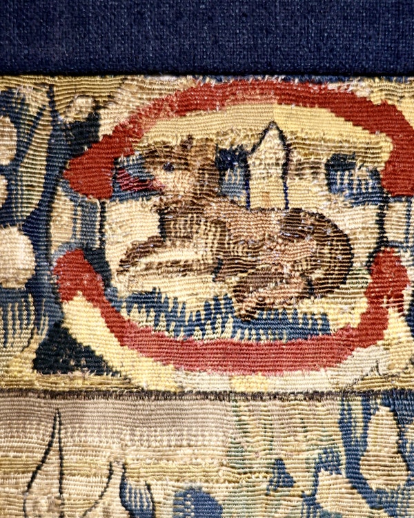 A very fine hand woven silk and wool English miniature Tapestry "The Good Samaritan",  attributed to Sheldon (see notes). English Circa 1580 - 1600 - image 5